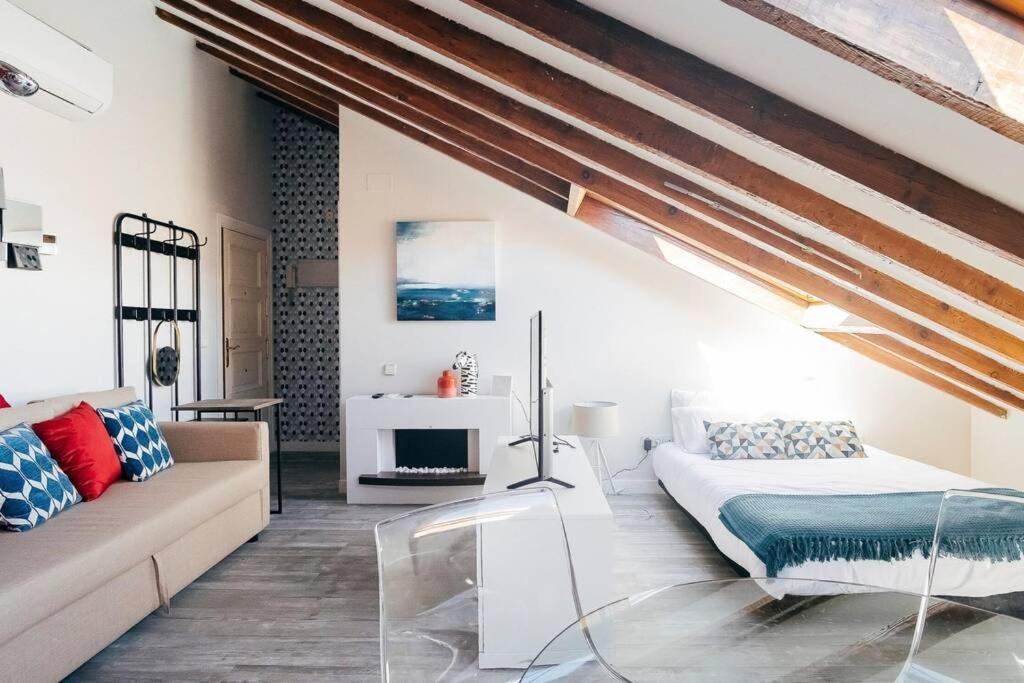 Homeabout Calle Mayor Studio Мадрид Экстерьер фото